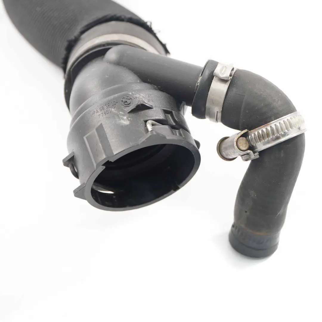 Tuyau Refroidissement BMW E70 E71 M57N2 Eau Radiateur pour à propos du numéro de pièce 7798496 Tuyau Refroidissement BMW E70 E71 M57N2 Eau Radiateur - SKU 7798496 - Numéro de pièce 7798496