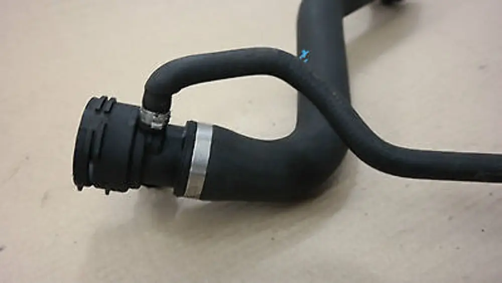 BMW E60 E60N E61 E61N LCI Tubo Raffreddamento Superiore Diesel 520d N47 - SKU 7799747 - Numero di parte 7799747
