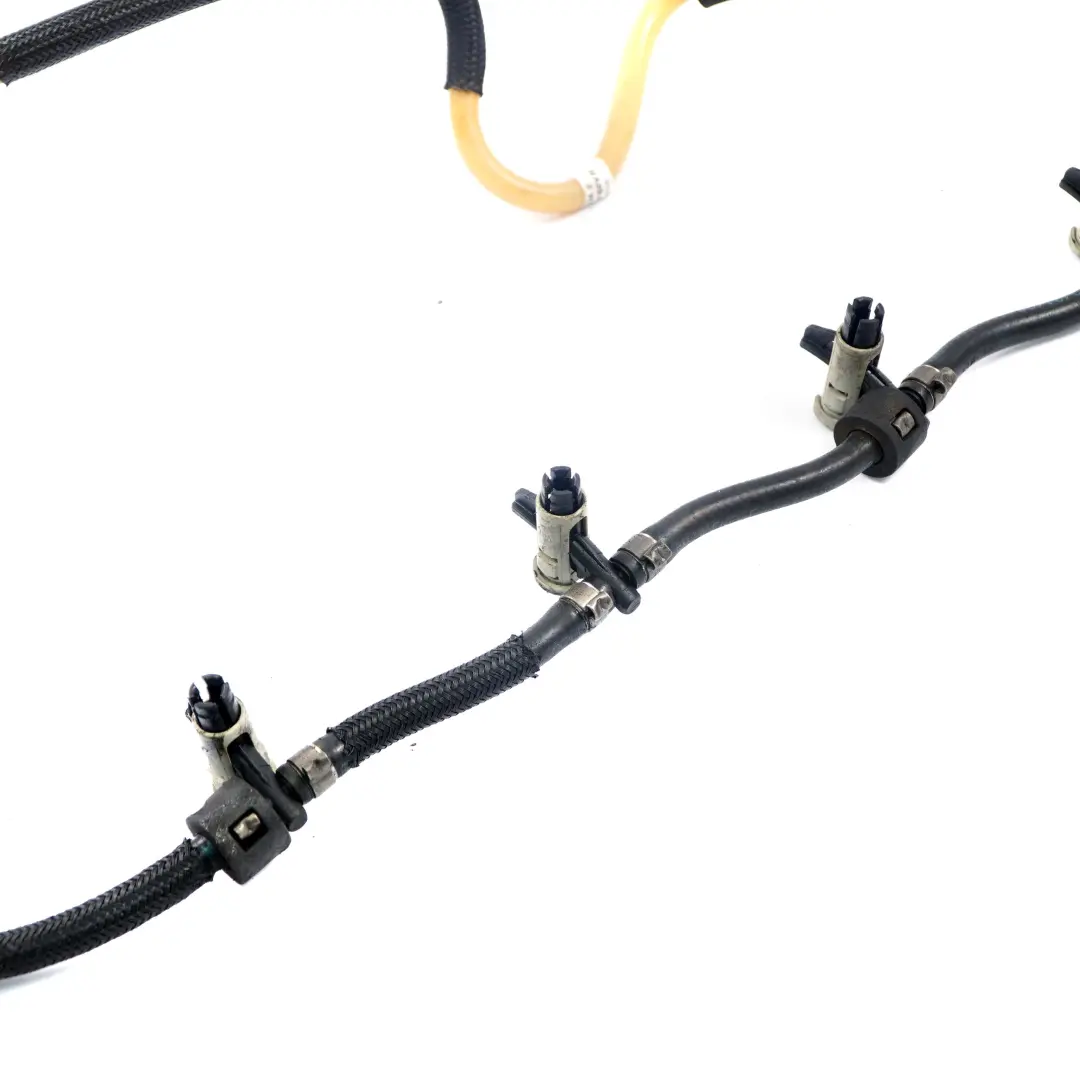 M57N2 Kraftstoffzulaufleitung 3414979 per BMW E60 E65 E90 E91 con numero di parte 7799869 BMW E60 E65 E90 E91 M57N2 Kraftstoffzulaufleitung 3414979 - SKU 7799869 - Numero di parte 7799869