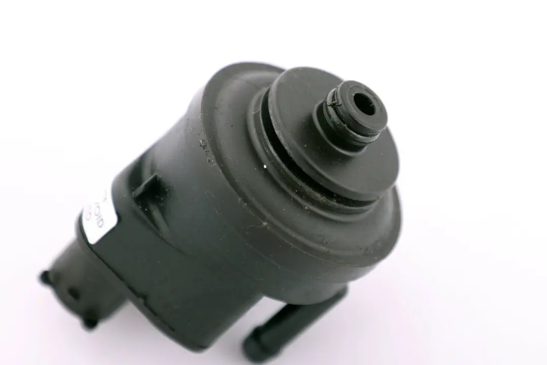 Riscaldatore carburante 4 Pin Pompa per BMW E46 E60 E61 E65 E87 Diesel con numero di parte 8512369 BMW E46 E60 E61 E65 E87 Diesel Riscaldatore carburante 4 Pin Pompa - SKU 7799968 - Numero di parte 8512369