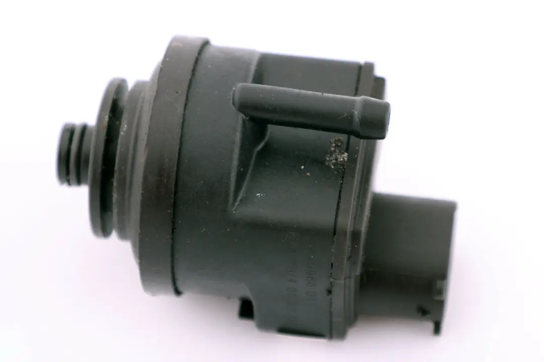 BMW E46 E60 E61 E65 E87 Diesel Riscaldatore carburante 4 Pin Pompa - SKU 7799968 - Numero di parte 8512369