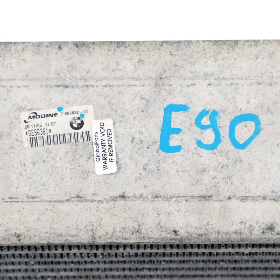 M57N2 Enfriador de aire carga Intercooler Radiador para BMW E90 E91 E92 335d con número de pieza 7800682 BMW E90 E91 E92 335d M57N2 Enfriador de aire carga Intercooler Radiador - SKU 7800682 - Número de pieza 7800682