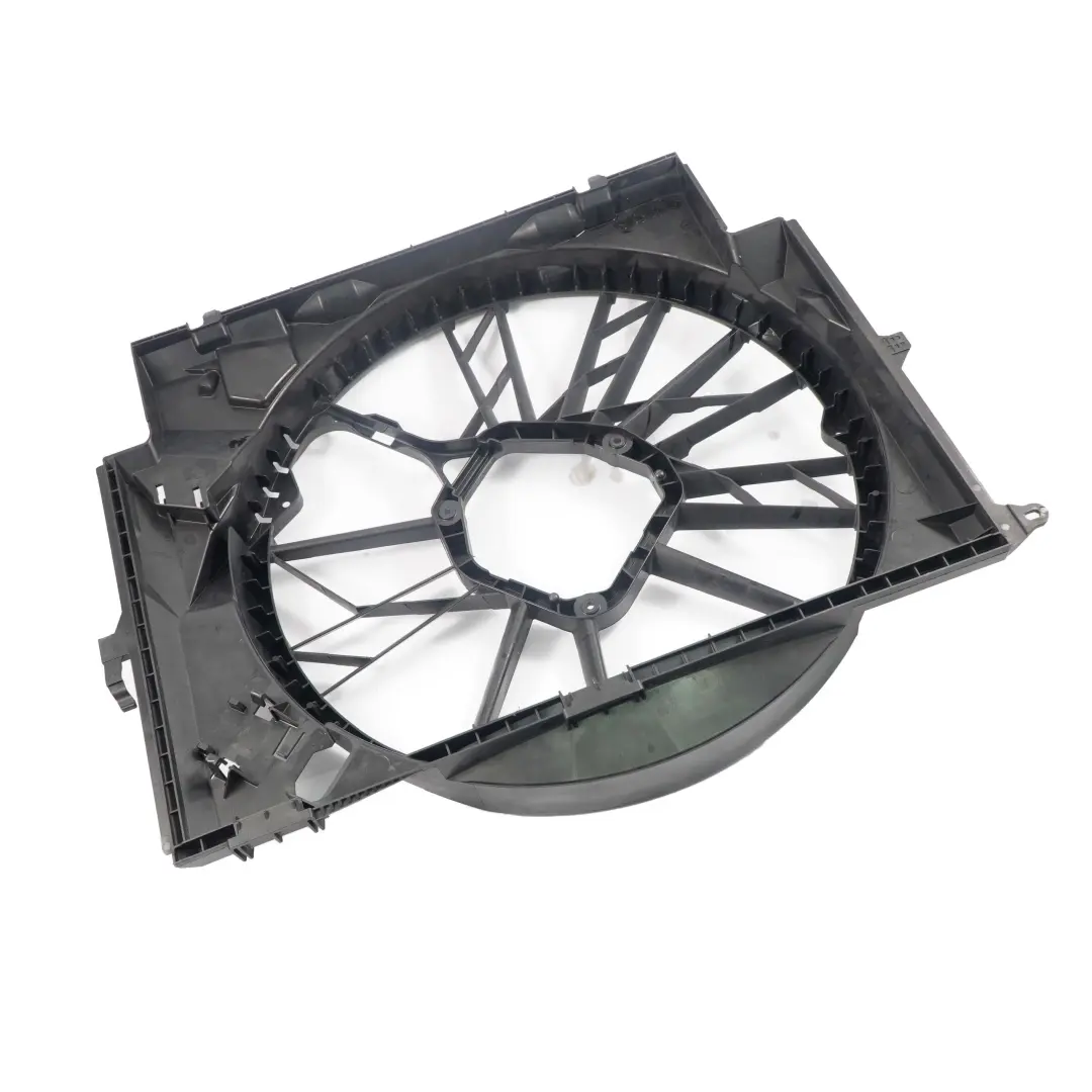 Ventilateur radiateur Boîtier refroidissement moteur diesel E90 pour BMW E87 à propos du numéro de pièce 7801647 BMW E87 Ventilateur radiateur Boîtier refroidissement moteur diesel E90 - SKU 7801647-5 - Numéro de pièce 7801647