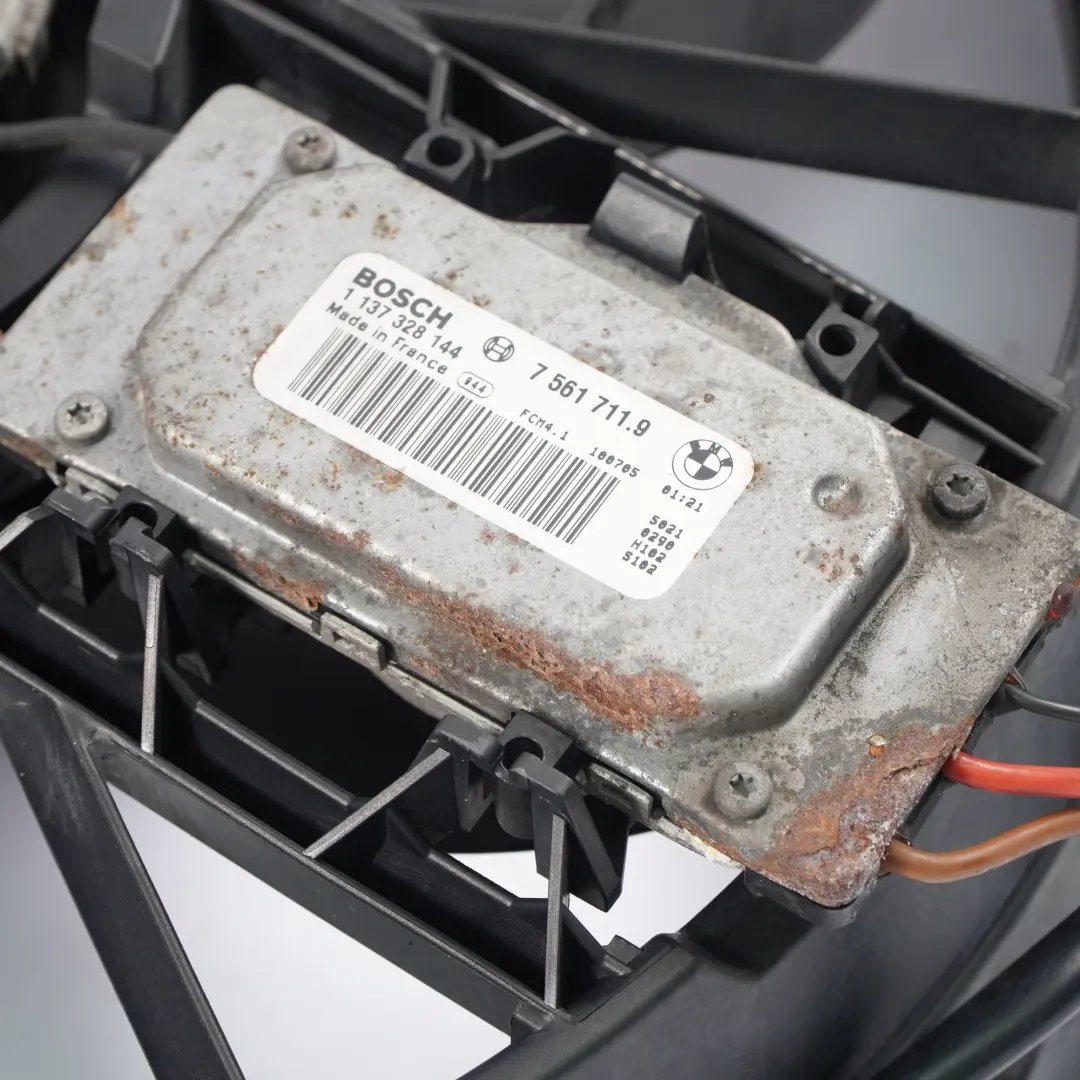 BMW E87 E90 E91 Carcasa Ventilador Radiador Diesel 300W - SKU 7801993-3 - Número de pieza 7801993