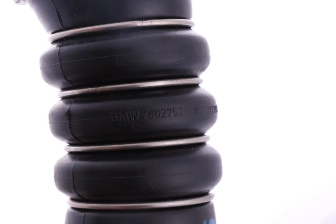 N47 Conduite d'air de suralimentation pour BMW 1 Serie E81 E82 E87 LCI 120d à propos du numéro de pièce 7802752 BMW 1 Serie E81 E82 E87 LCI 120d N47 Conduite d'air de suralimentation - SKU 7802752 - Numéro de pièce 7802752