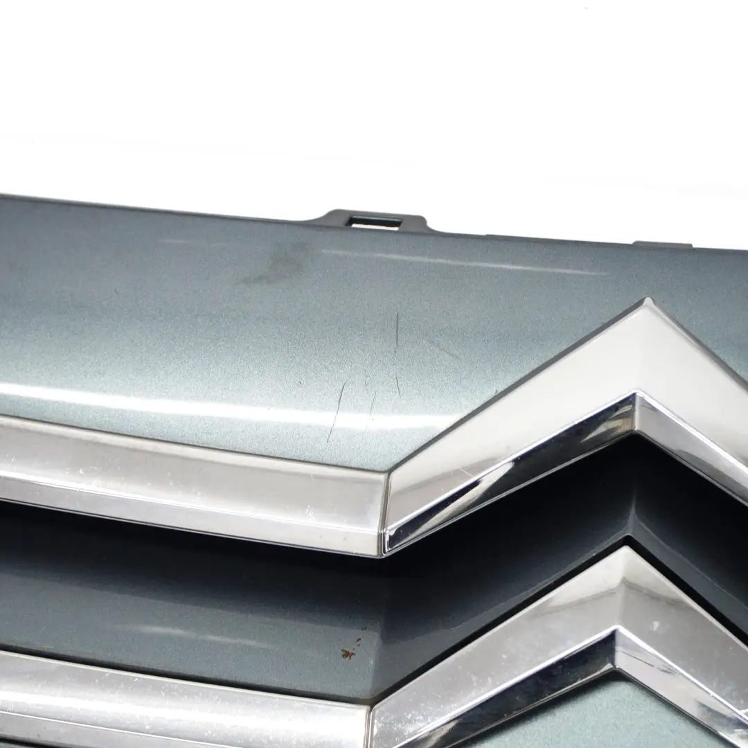 Griglia anteriore Citroen Berlingo Cofano motore Rivestimento Iron Grey - EZW per con numero di parte 7804S9 Griglia anteriore Citroen Berlingo Cofano motore Rivestimento Iron Grey - EZW - SKU 7804S9-IGR - Numero di parte 7804S9