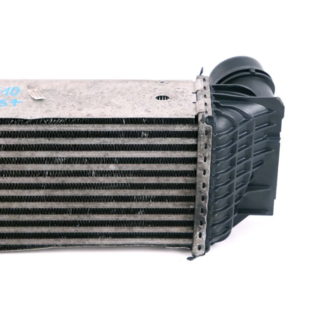 Chłodnica Intercooler do BMW F01 F10 F11 Diesel o numerze 7805629 BMW F01 F10 F11 Diesel Chłodnica Intercooler - SKU 7805629 - Numer Części 7805629