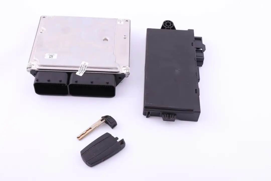 Motore N47S 123d Kit ECU DDE CAS3 + Manuale Chiave per BMW E81 E87 LCI E88 con numero di parte 7809002 BMW E81 E87 LCI E88 Motore N47S 123d Kit ECU DDE CAS3 + Manuale Chiave - SKU 7809002 - Numero di parte 7809002