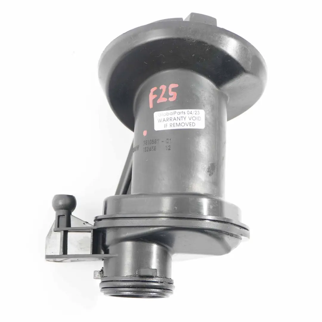 N47N Króciec Wlewu Oleju do BMW X3 F25 X5 F15 o numerze 7810587 BMW X3 F25 X5 F15 N47N Króciec Wlewu Oleju - SKU 7810587 - Numer Części 7810587