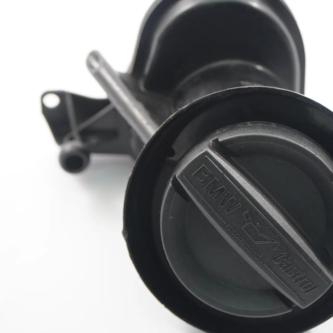 Collo riempimento dell'olio BMW X3 F25 X5 F15 N47N Coperchio tubo testa per con numero di parte 7810587 Collo riempimento dell'olio BMW X3 F25 X5 F15 N47N Coperchio tubo testa - SKU 7810587 - Numero di parte 7810587