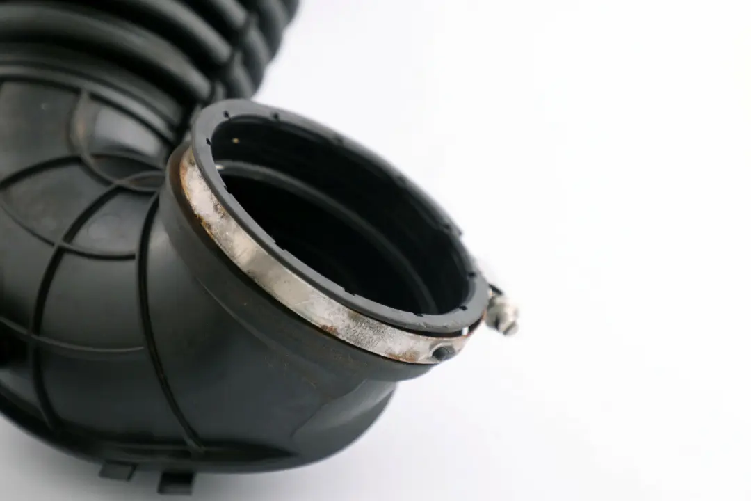 N47N Kanał Rura Dolot Powietrza do BMW F20 F21 F22 F30 F31 o numerze 7810745 BMW F20 F21 F22 F30 F31 N47N Kanał Rura Dolot Powietrza - SKU 7810745 - Numer Części 7810745