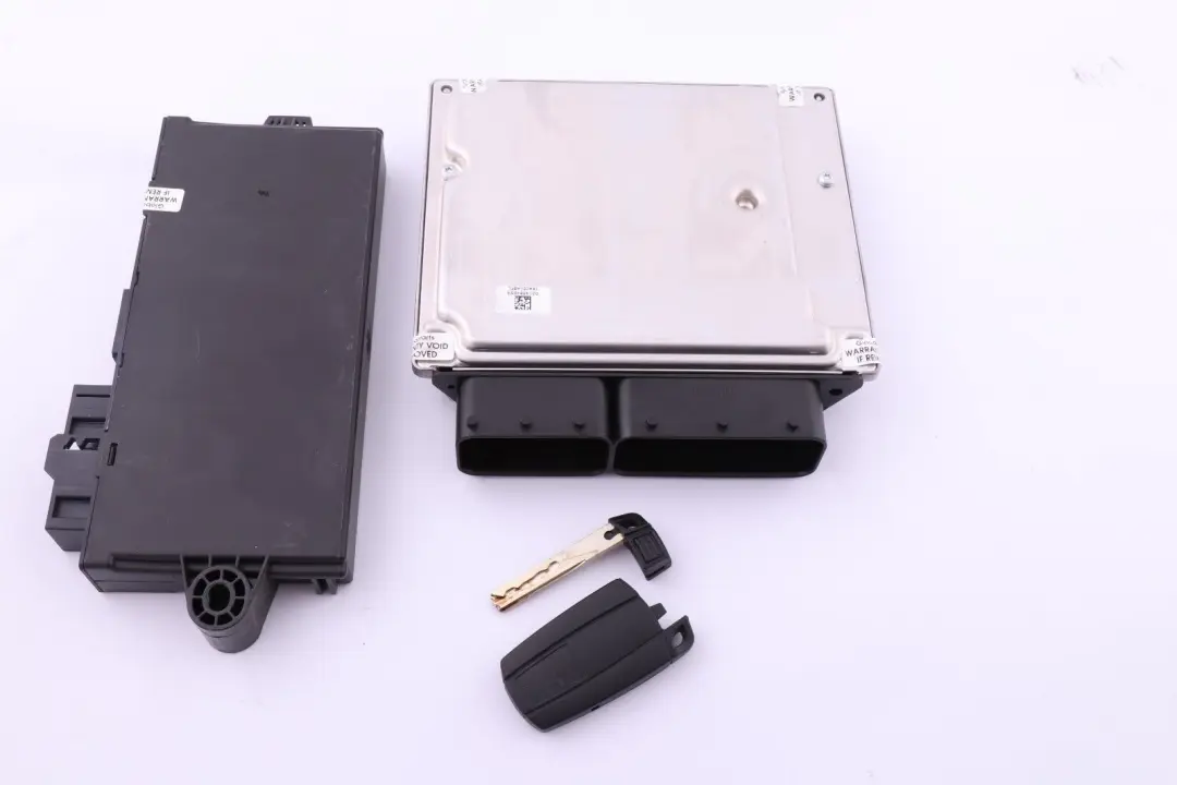N47S 123d ECU Komputer Silnika do BMW E81 E82 E87 E88 o numerze 7811702 BMW E81 E82 E87 E88 N47S 123d ECU Komputer Silnika - SKU 7811702 - Numer Części 7811702