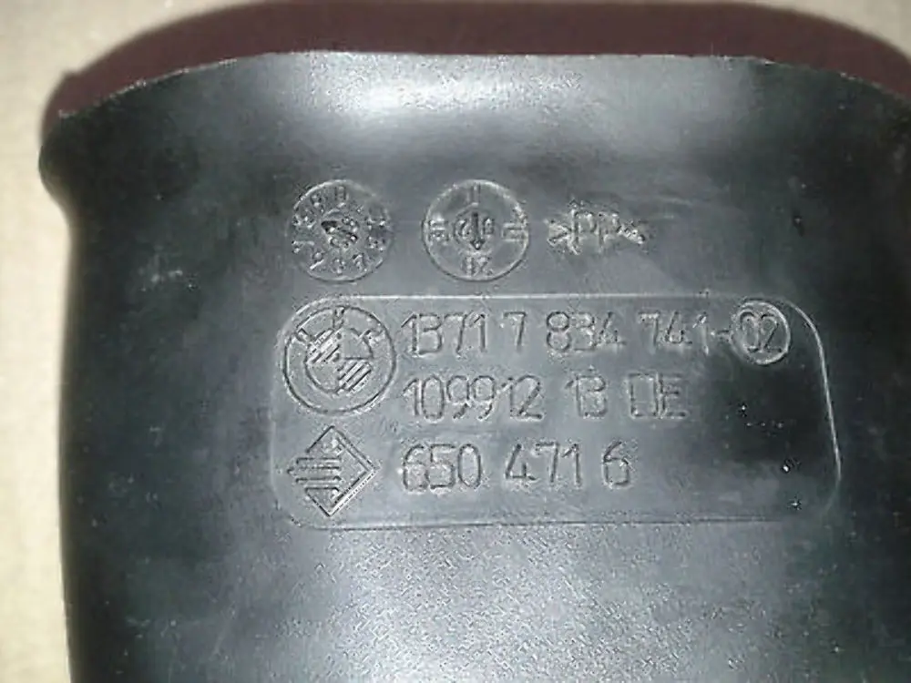 Ansaugkanal rechts 1371 für BMW 5 er E60 M5 E61N mit Teilenummer 7834741 BMW 5 er E60 M5 E61N Ansaugkanal rechts 1371 - SKU 7834741-1 - Teilenummer 7834741