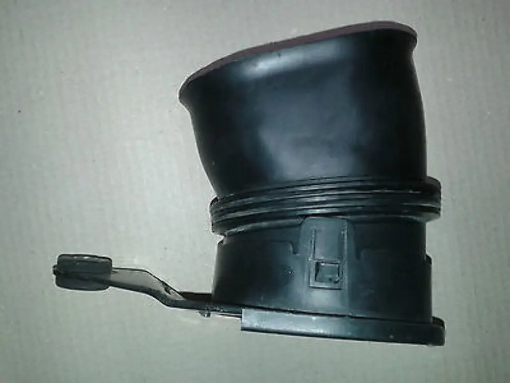 Intake duct right O/S to BMW 5 SERIES E60 M5 E61N with Part number 7834741 BMW 5 SERIES E60 M5 E61N Intake duct right O/S - SKU 7834741-1 - Part number 7834741