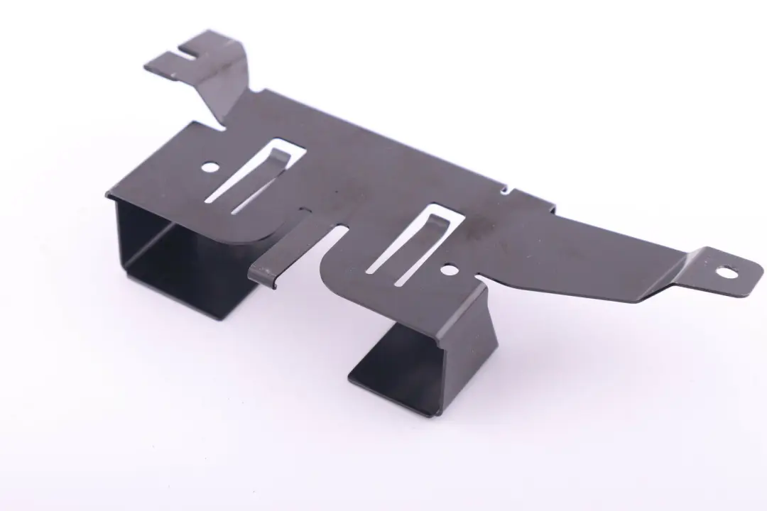 Carrier Holder Amplifier/Video Module Fairing EDC to BMW 5 Series E60 E63 E64 with Part number 7835872 BMW 5 Series E60 E63 E64 Carrier Holder Amplifier/Video Module Fairing EDC - SKU 7835872 - Part number 7835872