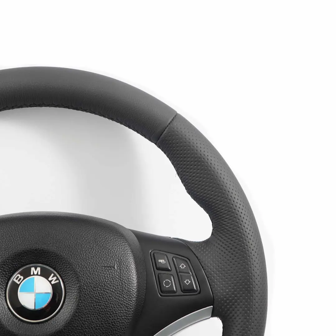 Kierownica Sportowa Sport NOWA Skóra do BMW E87 E90 o numerze 6795570 BMW E87 E90 Kierownica Sportowa Sport NOWA Skóra - SKU 7839114-3-SET - Numer Części 6795570