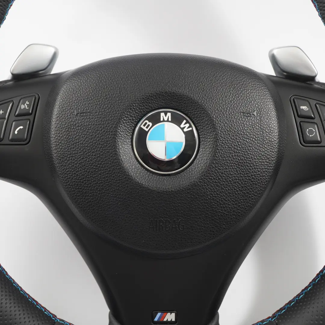 Nuova Pelle Nera M-SPORT Volante Spesso Leve del Cambio per BMW E81 E87 E90 E91 E92 con numero di parte 7839115 BMW E81 E87 E90 E91 E92 Nuova Pelle Nera M-SPORT Volante Spesso Leve del Cambio - SKU 7839115-SET - Numero di parte 7839115