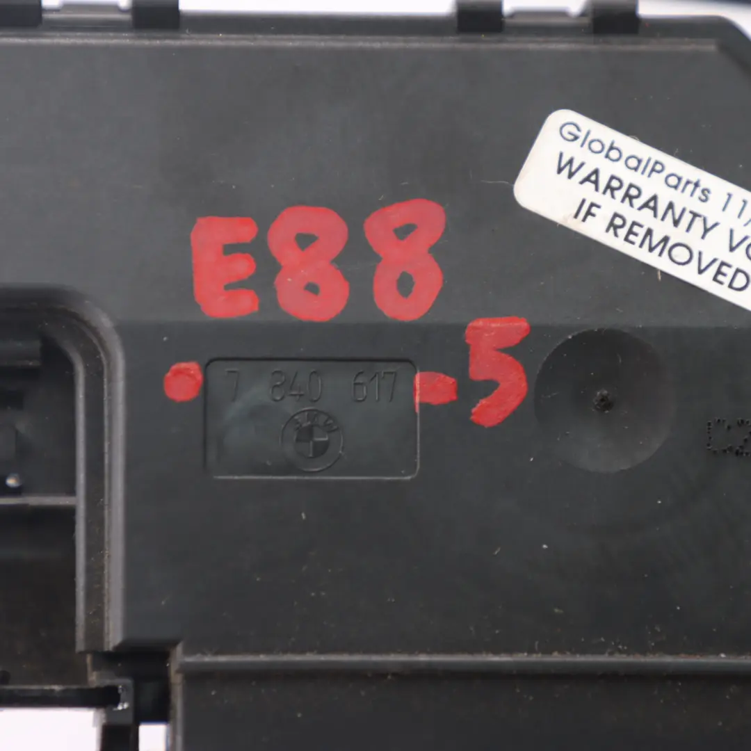 Zamek Klapy Pokrywy Bagażnika Tylny do BMW E88 o numerze 7840617 BMW E88 Zamek Klapy Pokrywy Bagażnika Tylny - SKU 7840617-5 - Numer Części 7840617