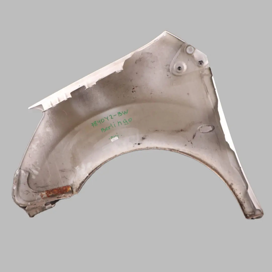 Citroen Berlingo Panneau latéral de l'aile avant droite Banquise Blanche EWP pour à propos du numéro de pièce 7840Y2 Citroen Berlingo Panneau latéral de l'aile avant droite Banquise Blanche EWP - SKU 7840Y2-BW - Numéro de pièce 7840Y2