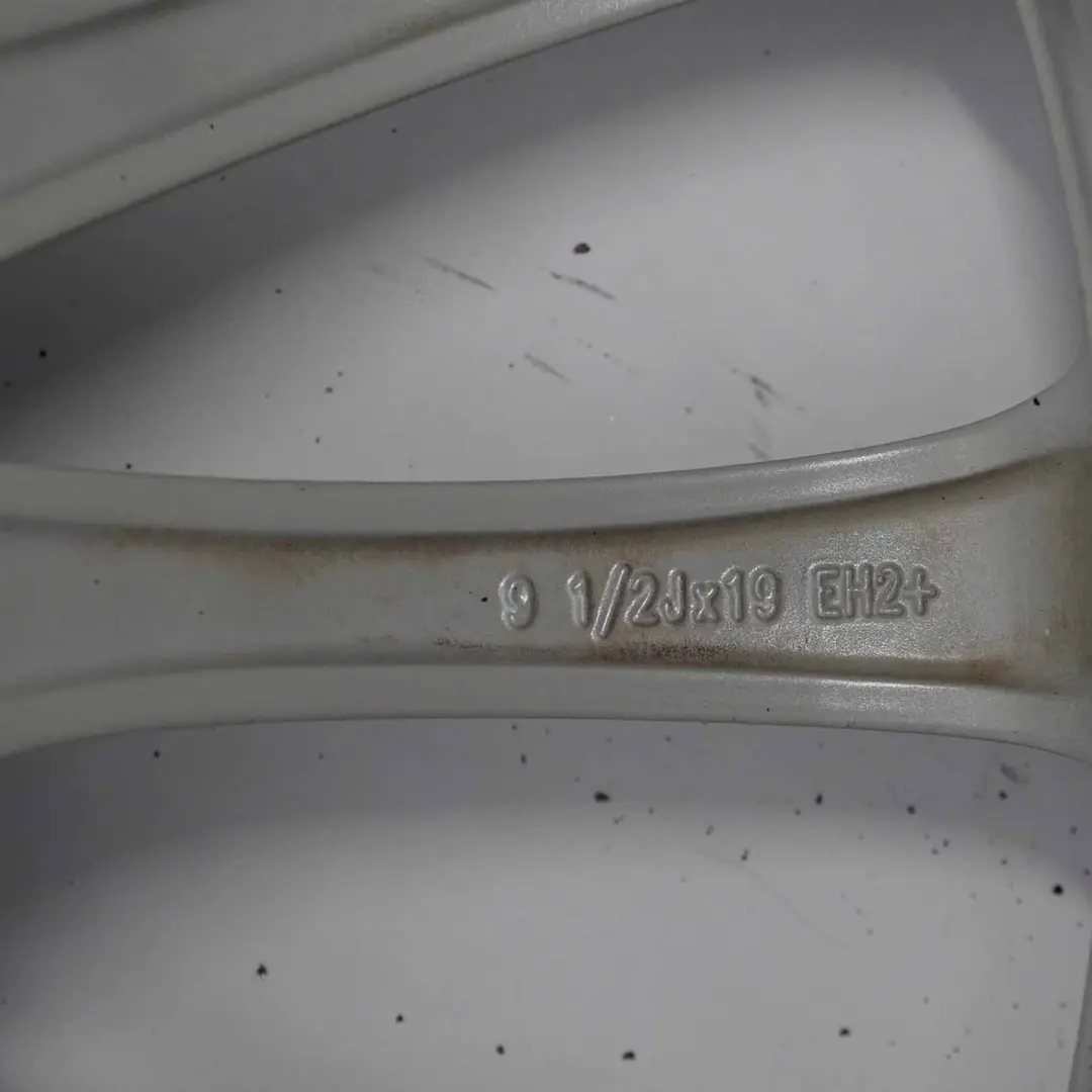 Felga Aluminiowa 19" 9,5J do BMW F01 F02 F07 o numerze 7841822 BMW F01 F02 F07 Felga Aluminiowa 19" 9,5J - SKU 7841822-1 - Numer Części 7841822