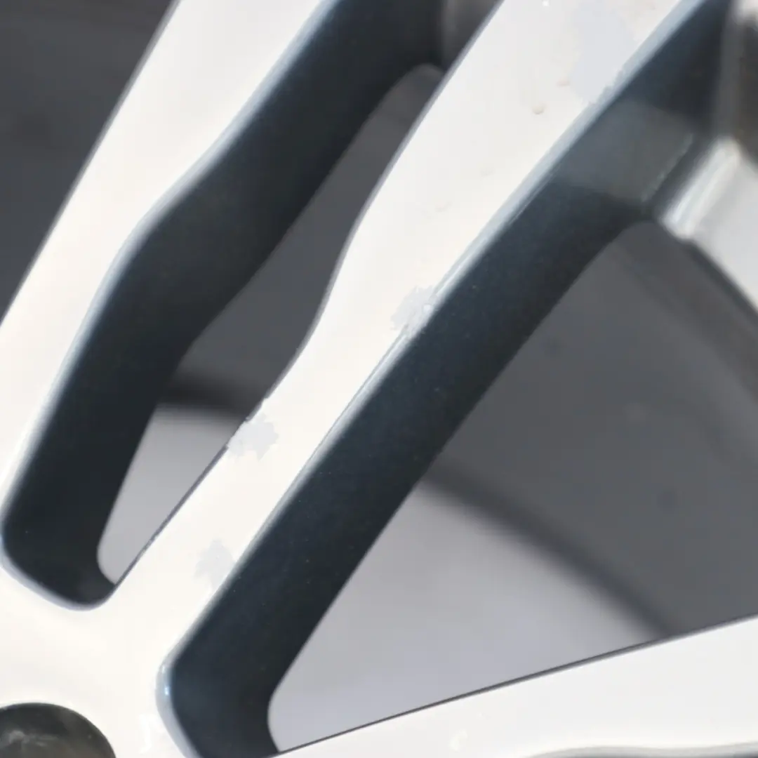 Cerchio posteriore in lega leggera Grigio razze 20" 11J ET:35 per BMW X5 E70 con numero di parte 7842184 BMW X5 E70 Cerchio posteriore in lega leggera Grigio razze 20" 11J ET:35 - SKU 7842184-2 - Numero di parte 7842184