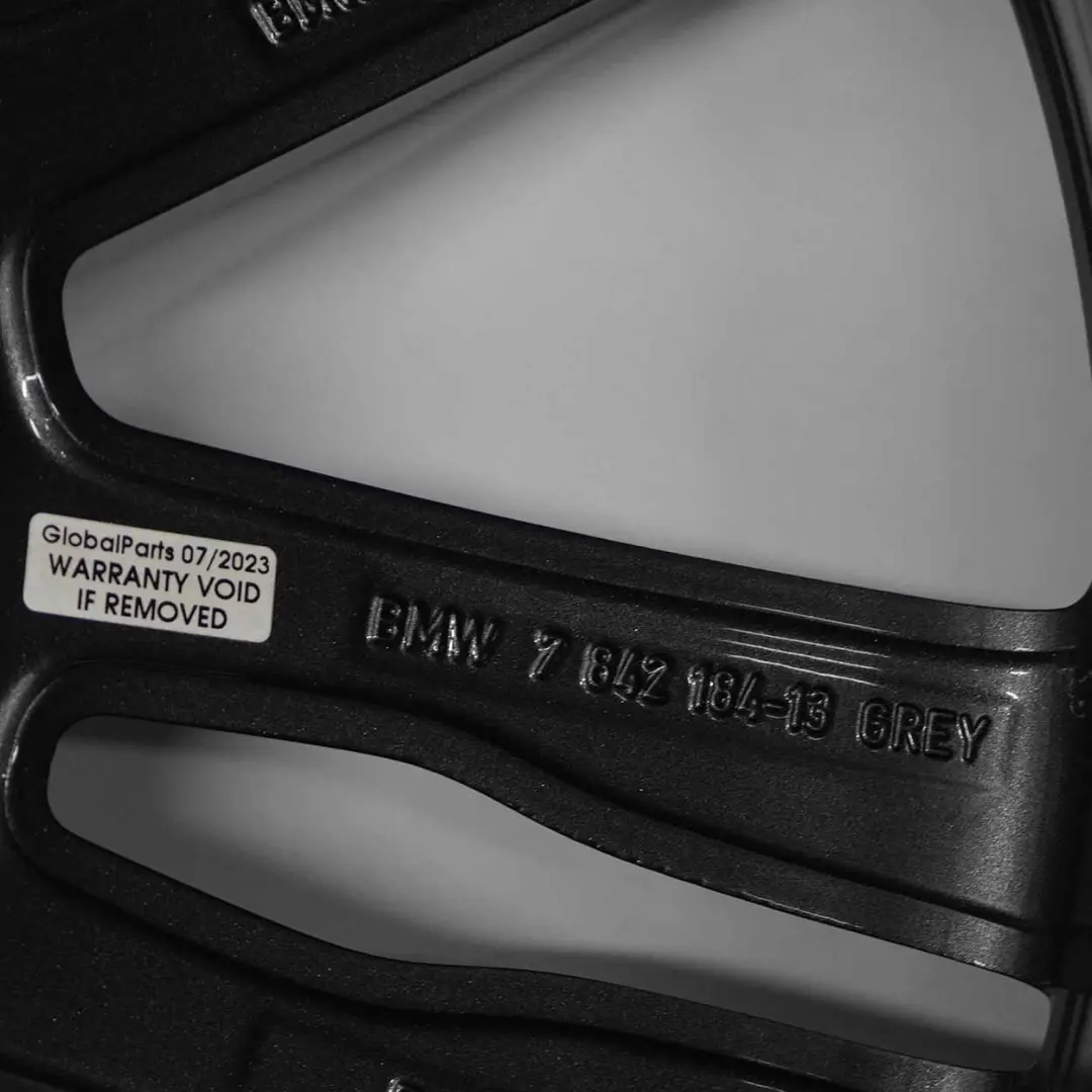 Cerchio in lega leggera Grigio M Doppie razze 20" 11J ET:35 per BMW X5 E70 con numero di parte 7842184 BMW X5 E70 Cerchio in lega leggera Grigio M Doppie razze 20" 11J ET:35 - SKU 7842184 - Numero di parte 7842184