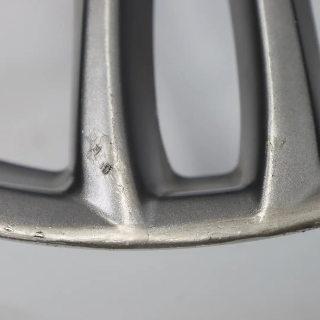 Cerchio In Lega Anteriore Grigio 18" 7,5J M Doppie Razze 261 per BMW E81 E87 con numero di parte 7842607 BMW E81 E87 Cerchio In Lega Anteriore Grigio 18" 7,5J M Doppie Razze 261 - SKU 7842607-2 - Numero di parte 7842607