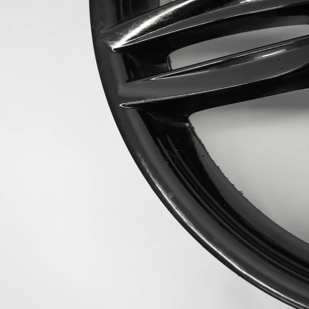 Cerchio posteriore nero lega M Doppie razze 351 9J 19" ET:44 per BMW F10 F12 con numero di parte 7842653 BMW F10 F12 Cerchio posteriore nero lega M Doppie razze 351 9J 19" ET:44 - SKU 7842653-2 - Numero di parte 7842653