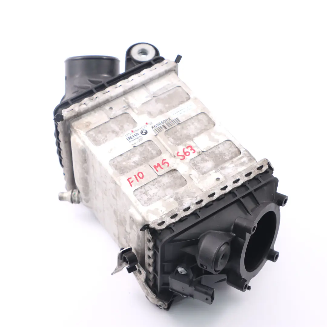 Refroidisseur d'air de charge Cyl. 5-8 pour BMW F10 M5 F12 F13 M6 Intercooler à propos du numéro de pièce 7843123 BMW F10 M5 F12 F13 M6 Intercooler Refroidisseur d'air de charge Cyl. 5-8 - SKU 7843123 - Numéro de pièce 7843123