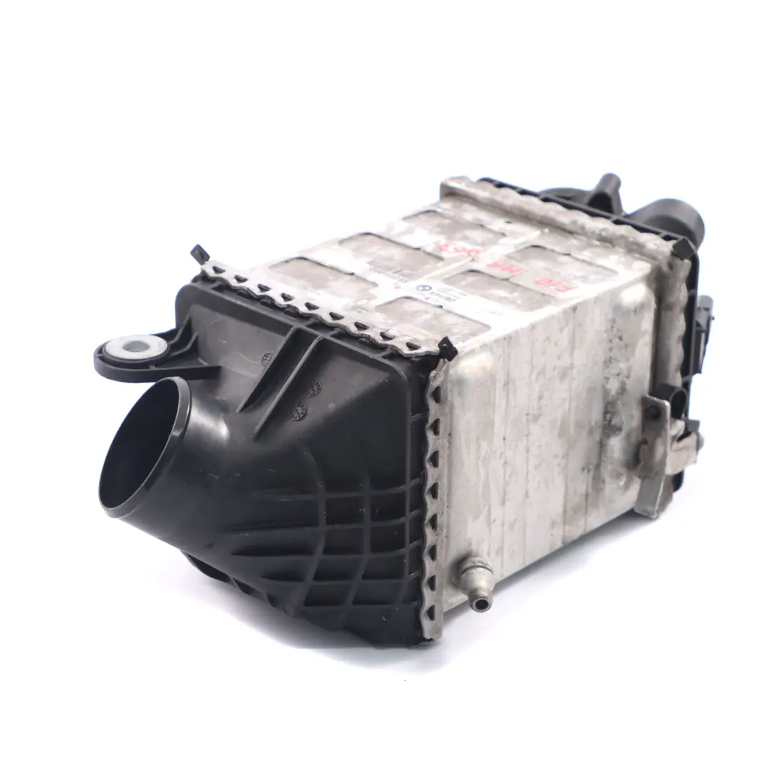 S63N Intercooler Enfriador de aire de carga Radiador Cil. 5-8 para BMW F10 M5 con número de pieza 7843123 BMW F10 M5 S63N Intercooler Enfriador de aire de carga Radiador Cil. 5-8 - SKU 7843123 - Número de pieza 7843123