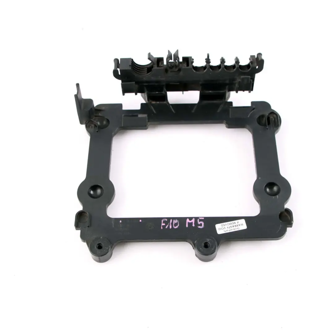Soporte de montaje BMW F10 M5 F12 F13 M6 unidad de control del motor para con número de pieza 7843541 Soporte de montaje BMW F10 M5 F12 F13 M6 unidad de control del motor - SKU 7843541 - Número de pieza 7843541