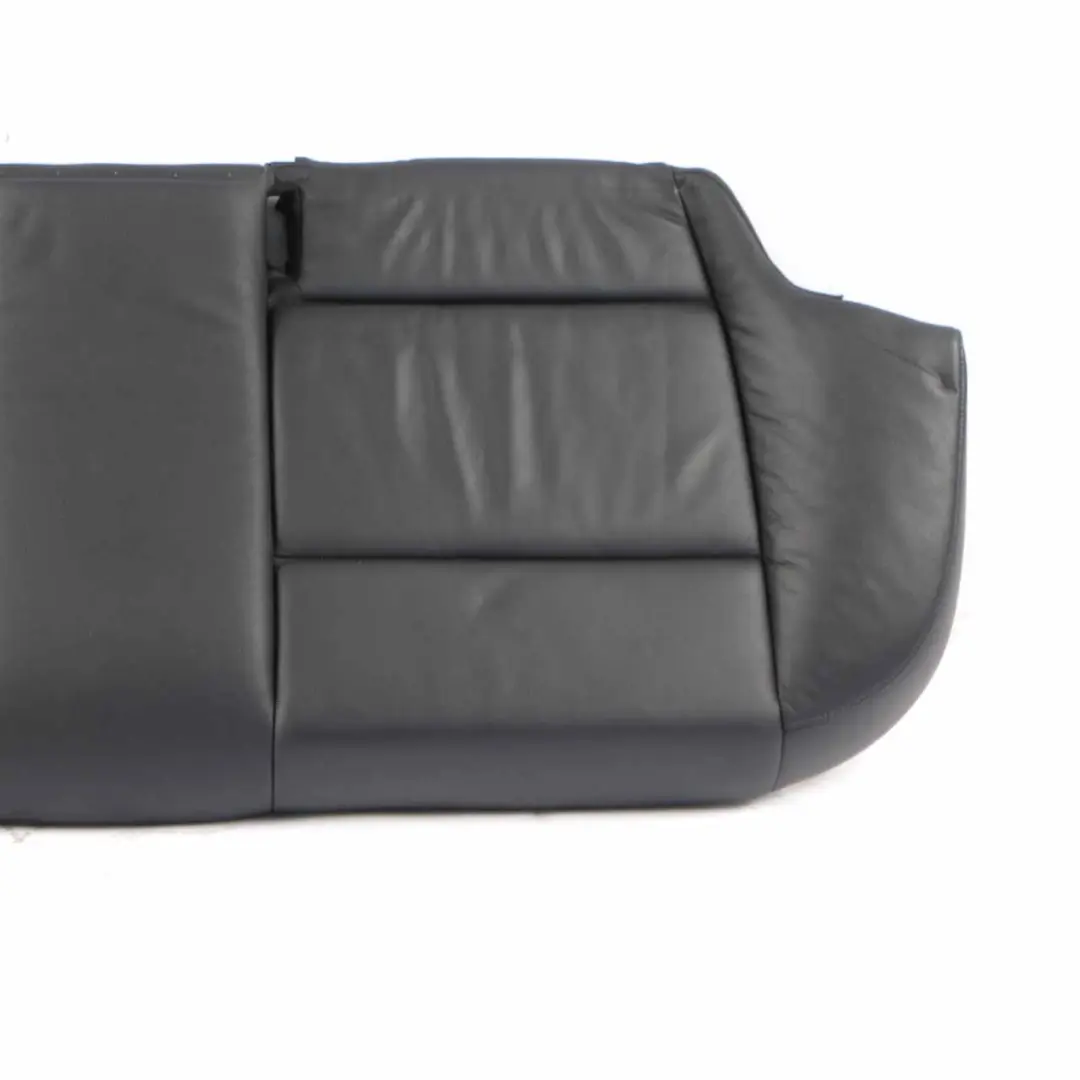Housse Banquette Arrière Cuir Dakota Noir Avec Coutures Bleues pour BMW E90 LCI à propos du numéro de pièce 7843904 BMW E90 LCI Housse Banquette Arrière Cuir Dakota Noir Avec Coutures Bleues - SKU 7843904 - Numéro de pièce 7843904