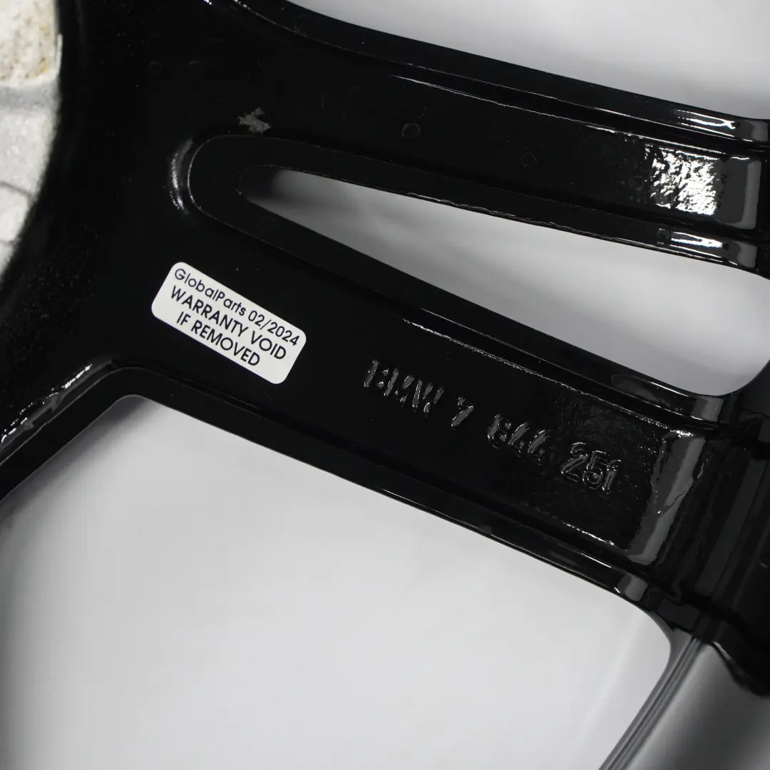 Cerchio posteriore nero lega 19" M Doppie razze 9,5J ET:48 per BMW X3 F25 con numero di parte 7844251 BMW X3 F25 Cerchio posteriore nero lega 19" M Doppie razze 9,5J ET:48 - SKU 7844251-1 - Numero di parte 7844251