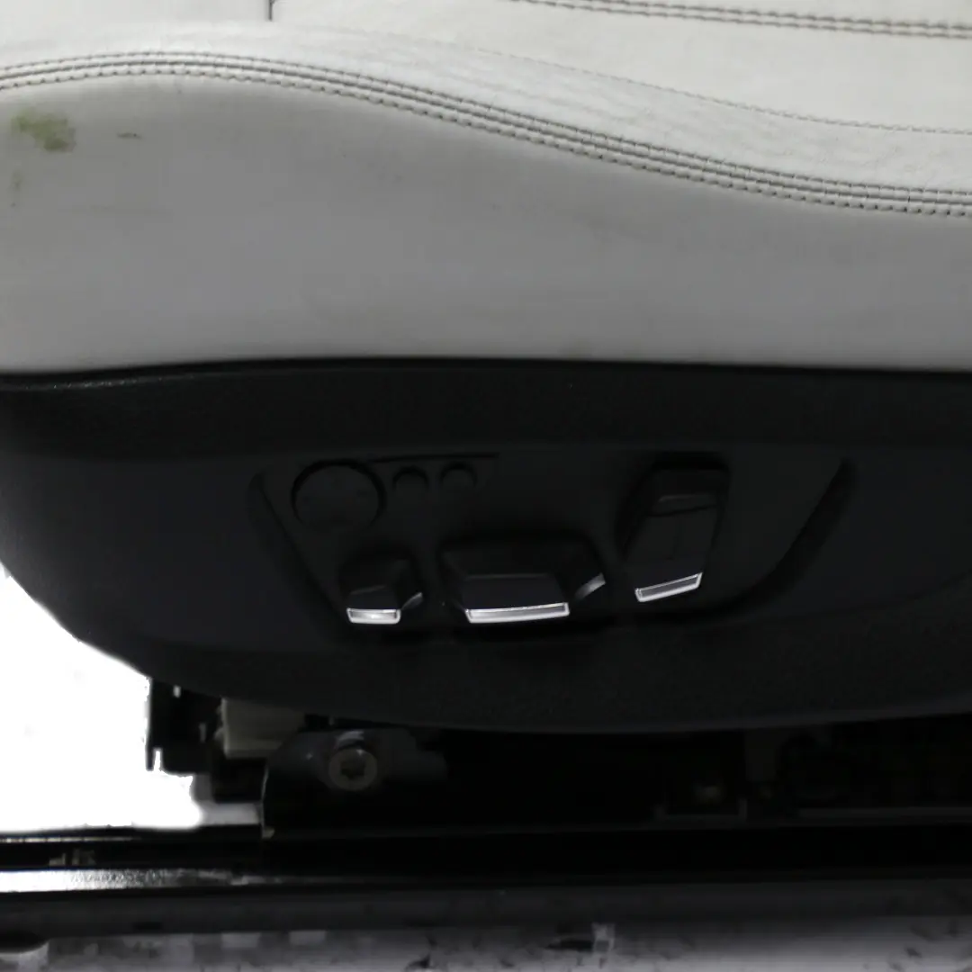 Siège Avant Gauche Chauffant Multifonction Cuir Silverstone pour BMW F10 M5 à propos du numéro de pièce 7845043 BMW F10 M5 Siège Avant Gauche Chauffant Multifonction Cuir Silverstone - SKU 7845043-1 - Numéro de pièce 7845043