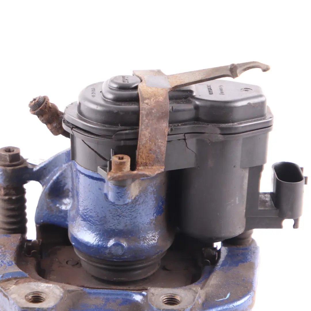 Etrier frein arrière gauche Brake Housing Carrier 44/24 pour BMW F10 M5 F12 M6 à propos du numéro de pièce 7845815 BMW F10 M5 F12 M6 Etrier frein arrière gauche Brake Housing Carrier 44/24 - SKU 7845815 - Numéro de pièce 7845815