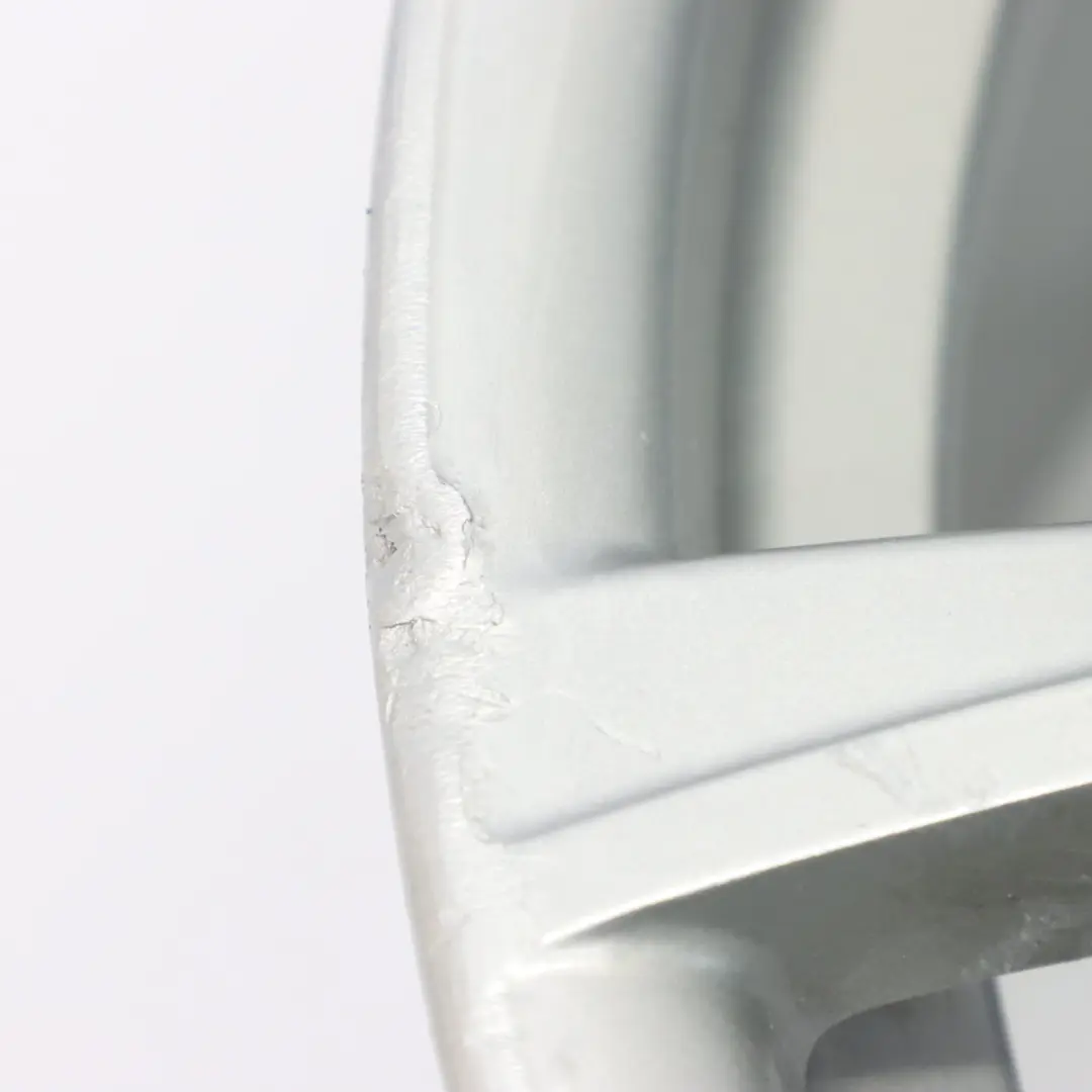 cerchio anteriore lega argento 19" ET:36 8J V Spoke 439 per BMW F30 F31 F32 con numero di parte 7845865 BMW F30 F31 F32 cerchio anteriore lega argento 19" ET:36 8J V Spoke 439 - SKU 7845865-1 - Numero di parte 7845865