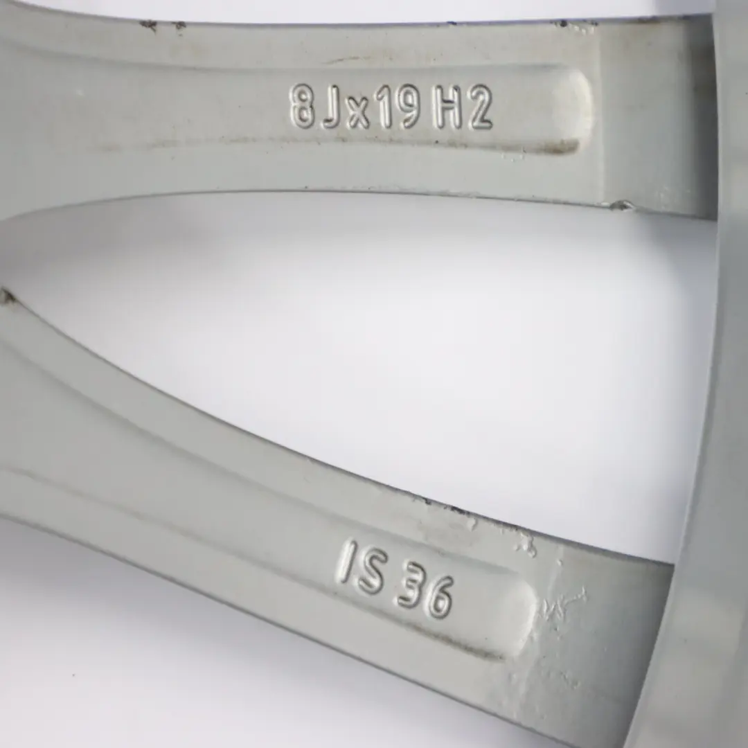 Silberne Leicht metall felge vorne 19" 8J V Speiche 439 für BMW F30 F31 F32 mit Teilenummer 7845865 BMW F30 F31 F32 Silberne Leicht metall felge vorne 19" 8J V Speiche 439 - SKU 7845865-2 - Teilenummer 7845865