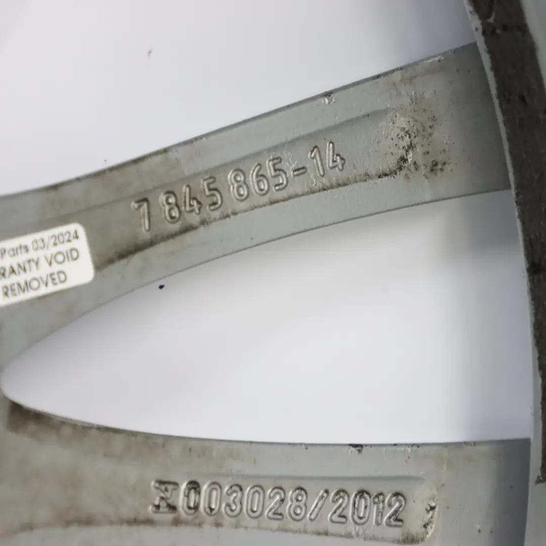 llanta aleación plata delantera 19" 8J V Spoke 439 para BMW F30 F31 F32 con número de pieza 7845865 BMW F30 F31 F32 llanta aleación plata delantera 19" 8J V Spoke 439 - SKU 7845865-2 - Número de pieza 7845865