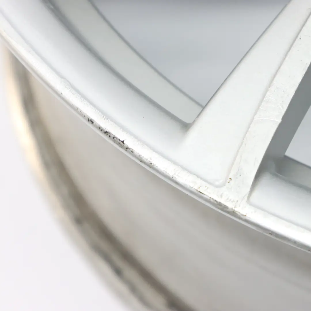 Silberne Leicht metall felge hinten 19" ET:47 8.5J für BMW F30 F31 F32 mit Teilenummer 7845866 BMW F30 F31 F32 Silberne Leicht metall felge hinten 19" ET:47 8.5J - SKU 7845866-1 - Teilenummer 7845866