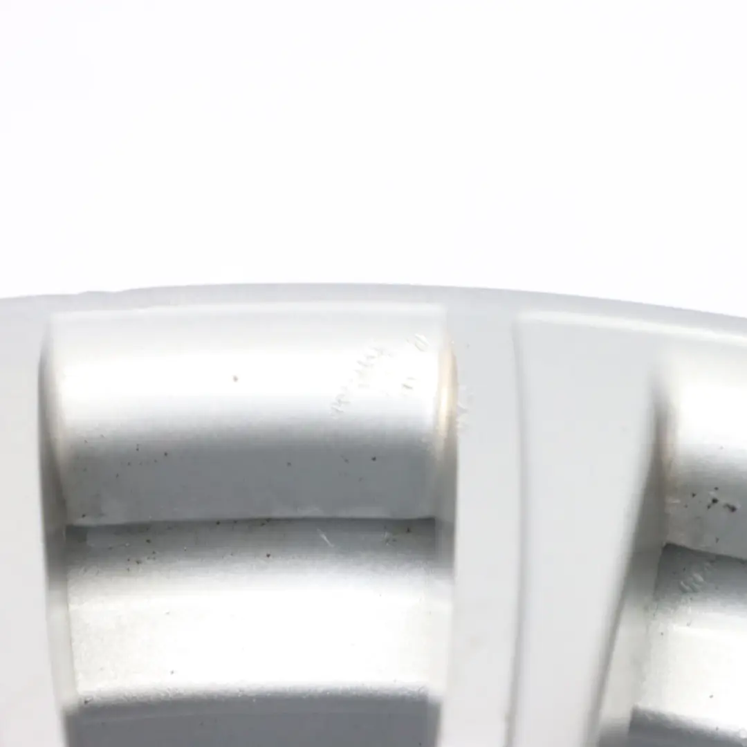 Cerchio posteriore lega argento 19" ET:47 8.5J V Spoke 439 per BMW F30 F32 con numero di parte 7845866 BMW F30 F32 Cerchio posteriore lega argento 19" ET:47 8.5J V Spoke 439 - SKU 7845866-1 - Numero di parte 7845866