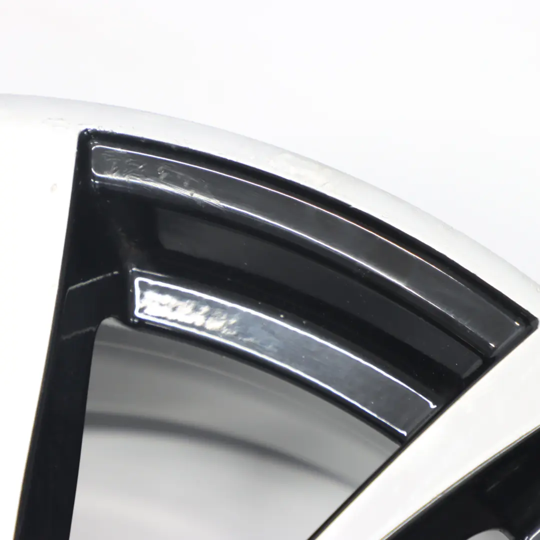 Cerchio anteriore in lega 19" 8J ET:36 M Star Spoke 403 per BMW F30 F31 F32 con numero di parte 7845882 BMW F30 F31 F32 Cerchio anteriore in lega 19" 8J ET:36 M Star Spoke 403 - SKU 7845882-5 - Numero di parte 7845882