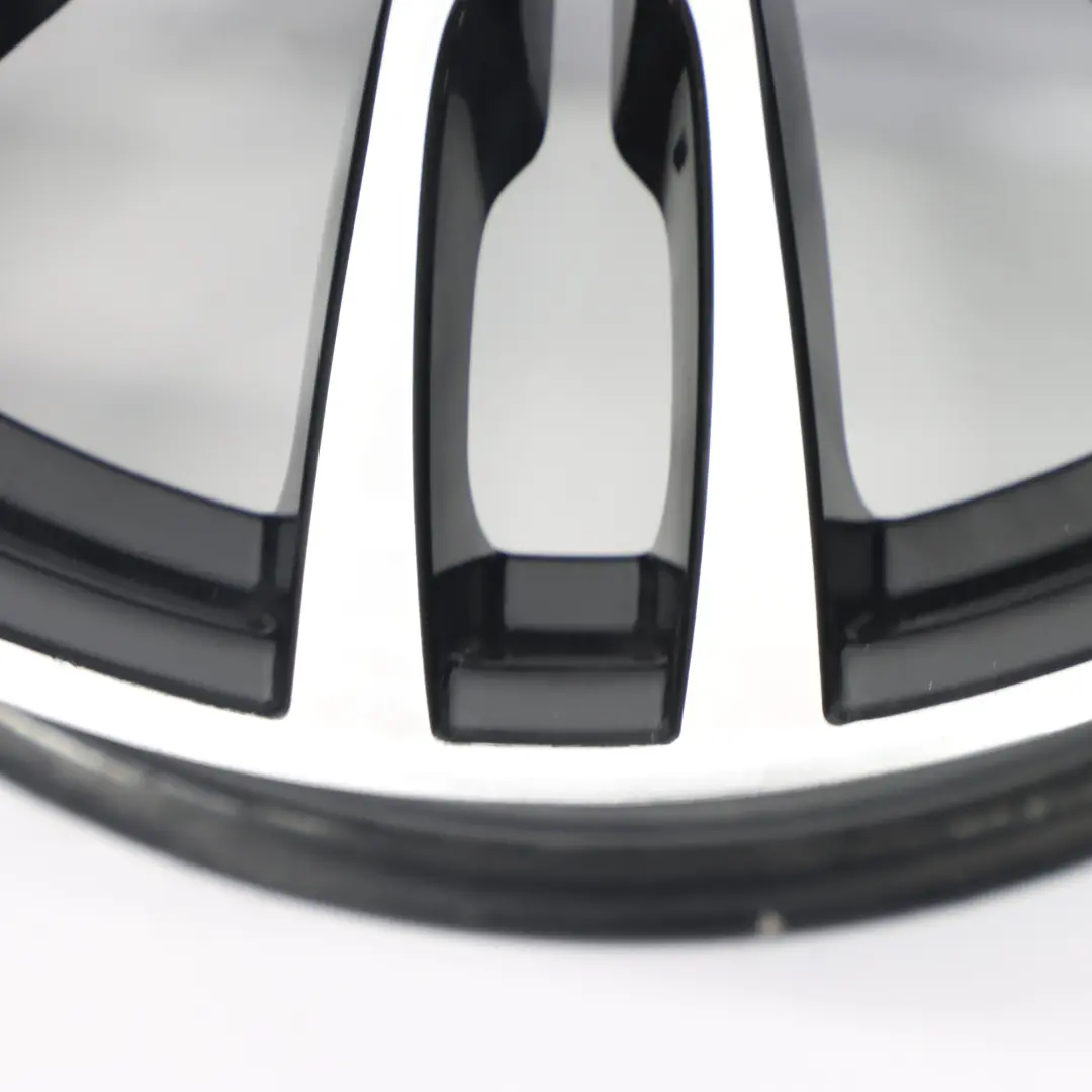 Cerchio anteriore in lega 19" 8J ET:36 M Star Spoke 403 per BMW F30 F31 F32 con numero di parte 7845882 BMW F30 F31 F32 Cerchio anteriore in lega 19" 8J ET:36 M Star Spoke 403 - SKU 7845882-5 - Numero di parte 7845882