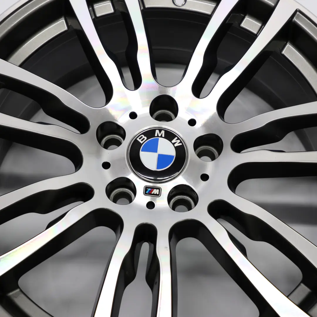 Cerchio anteriore in lega 19" 8J ET:36 M Star Spoke 403 per BMW F30 F31 F32 con numero di parte 7845882 BMW F30 F31 F32 Cerchio anteriore in lega 19" 8J ET:36 M Star Spoke 403 - SKU 7845882-6 - Numero di parte 7845882