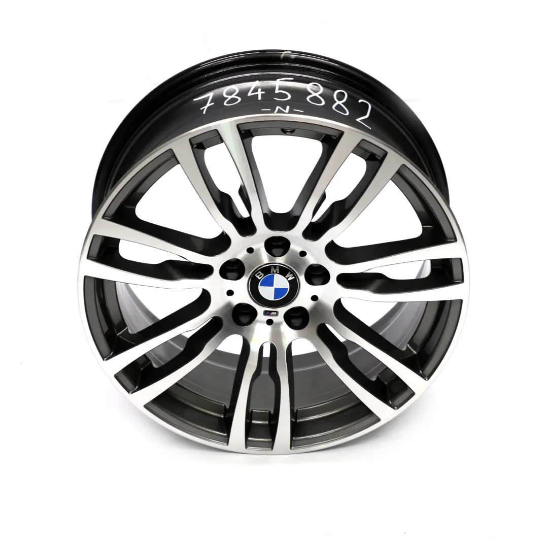 Grigio AlluMini Cerchione IN Lega 19" 8J ET:3 6 M per BMW F30 F31 F32 con numero di parte 7845882 BMW F30 F31 F32 Grigio AlluMini Cerchione IN Lega 19" 8J ET:3 6 M - SKU 7845882 - Numero di parte 7845882