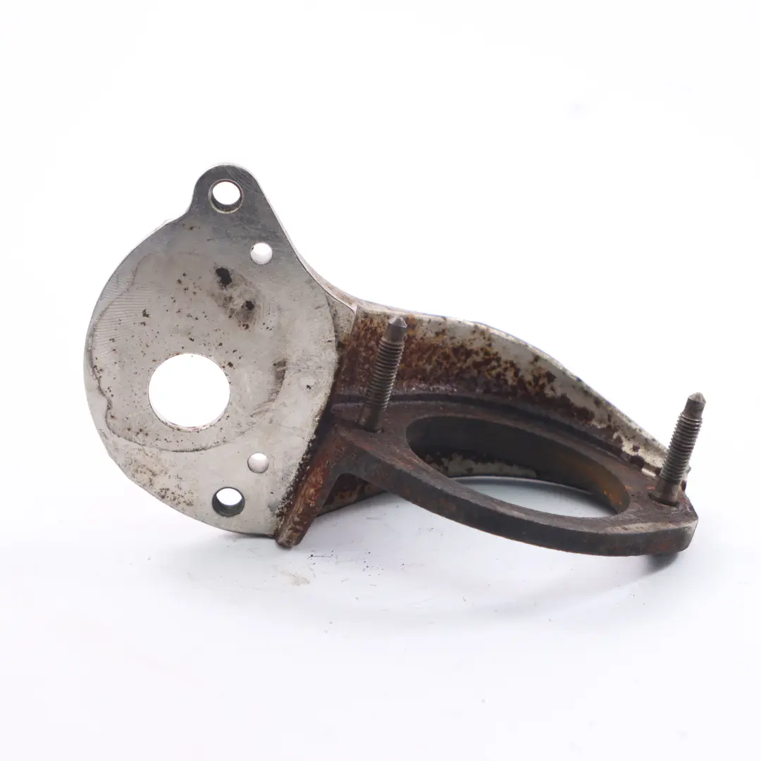 Mocowanie Uchwyt Katalizatora Wydechu Prawy Cyl 5-8 7846046 do BMW F10 M5 o numerze 7845899 BMW F10 M5 Mocowanie Uchwyt Katalizatora Wydechu Prawy Cyl 5-8 7846046 - SKU 7845899 - Numer Części 7845899