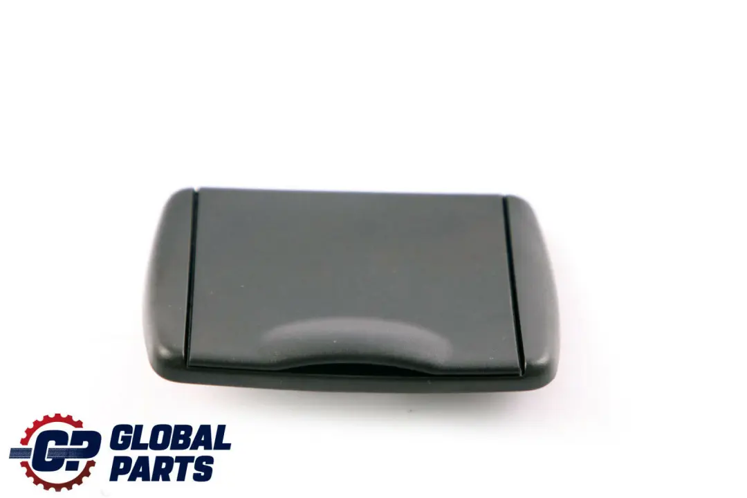 Coperchio Montaggio Rete Area Carico Anteriore Sinistra per BMW F31 con numero di parte 7846217 BMW F31 Coperchio Montaggio Rete Area Carico Anteriore Sinistra - SKU 7846217 - Numero di parte 7846217