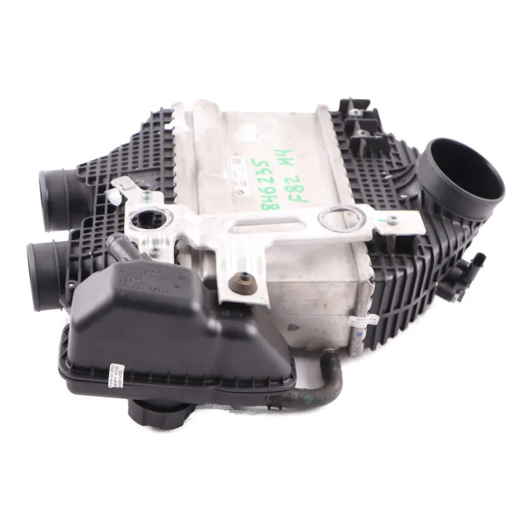 Radiatore Intercooler Raffreddatore Aria di Carica per BMW F80 M3 F82 M4 con numero di parte 7846235 BMW F80 M3 F82 M4 Radiatore Intercooler Raffreddatore Aria di Carica - SKU 7846235 - Numero di parte 7846235