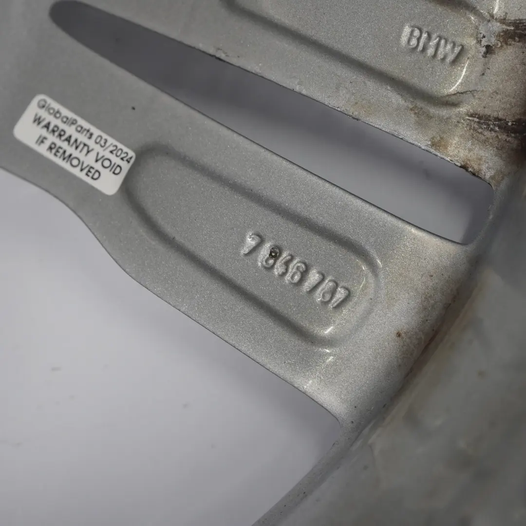 Srebrna Felga Aluminiowa 19" M 467 10J ET:21 do BMW X5 F15 o numerze 7846787 BMW X5 F15 Srebrna Felga Aluminiowa 19" M 467 10J ET:21 - SKU 7846787-1 - Numer Części 7846787