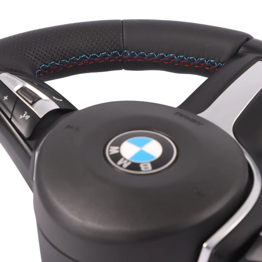 NOUVEAU Cuir Noir Volant Airbag pour BMW F20 F21 F22 F23 F30 F31 F32 F33 M Sport à propos du numéro de pièce 7848338-2 BMW F20 F21 F22 F23 F30 F31 F32 F33 M Sport NOUVEAU Cuir Noir Volant Airbag - SKU 7848338-2-SET - Numéro de pièce 7848338-2