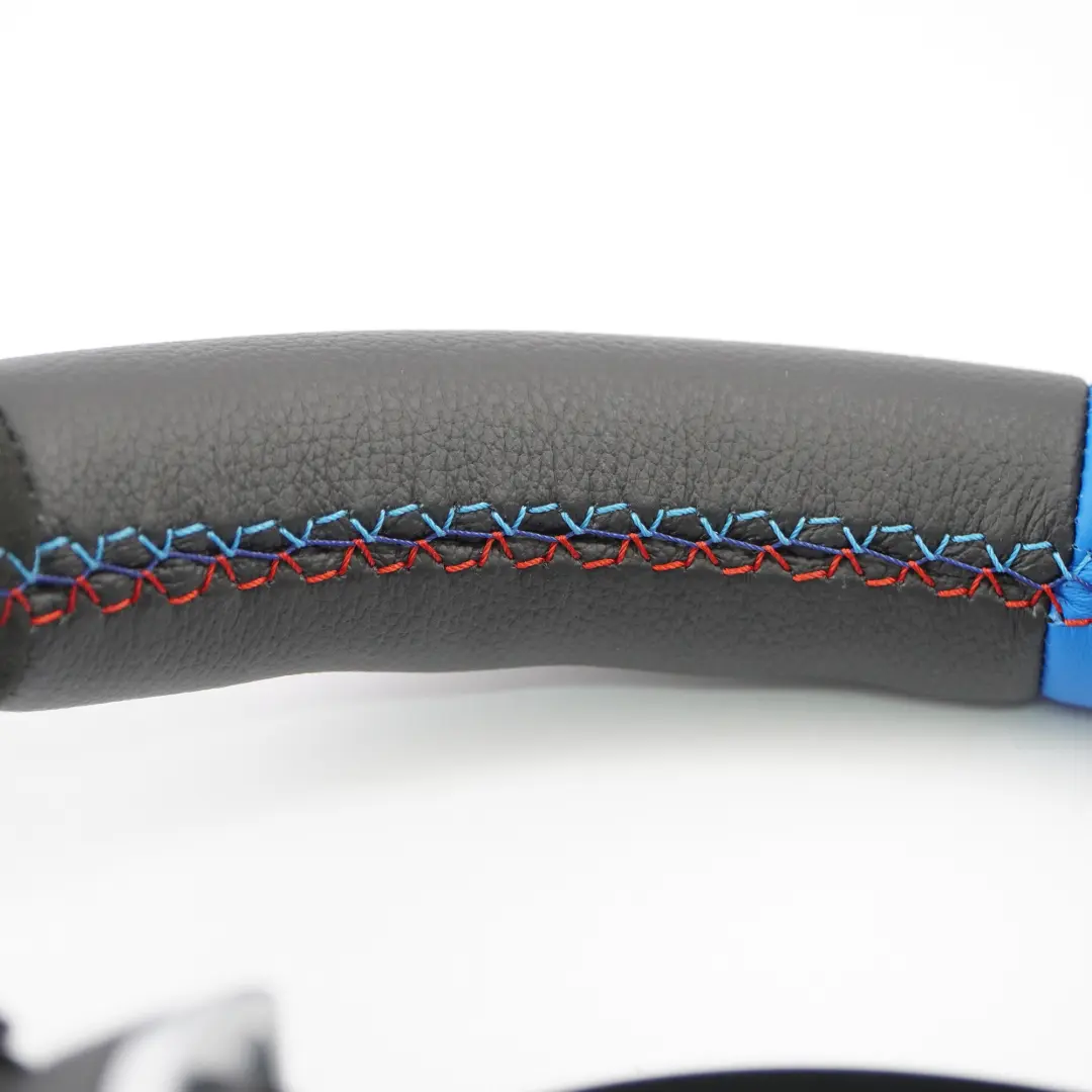 NUOVA Pelle Nera / Alcantara Volante per BMW F20 F21 F30 F31 F32 M Sport con numero di parte 7848338 BMW F20 F21 F30 F31 F32 M Sport NUOVA Pelle Nera / Alcantara Volante - SKU 7848338-5 - Numero di parte 7848338